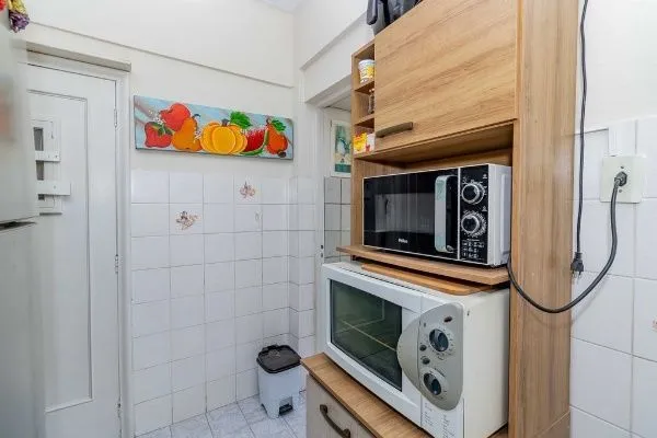 Imagem Vende-se apartamento com 2 quartos, sacada e 1 vaga - 113 m² - Moinhos de Vento