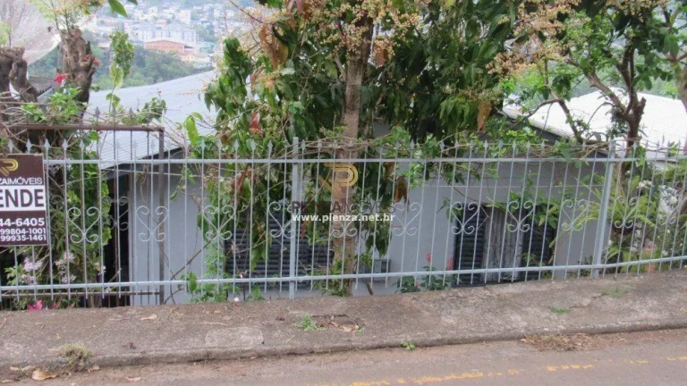 Imagem Casa para Venda em Concórdia, Industriários, 6 dormitórios, 4 banheiros