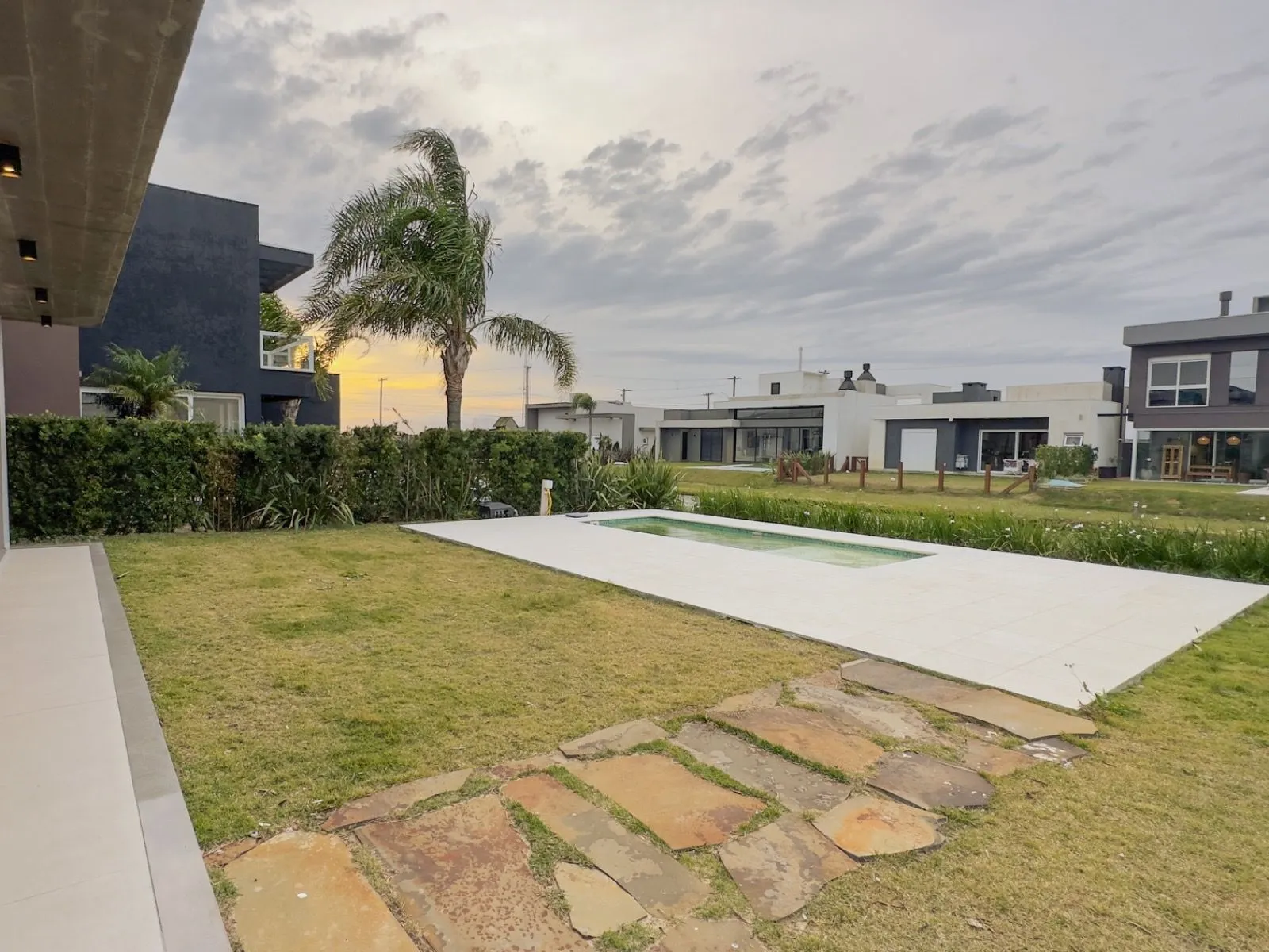 Imagem Casa à venda em Xangri-lá, Xangrila, com 4 quartos, 227m2
