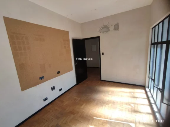 Imagem Casa comercial com 240m² no Jardim América.