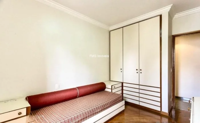 Imagem Apartamento em Moema, São Paulo-SP, com 4 quartos, 4 suítes e 235m²! Venha conferir!