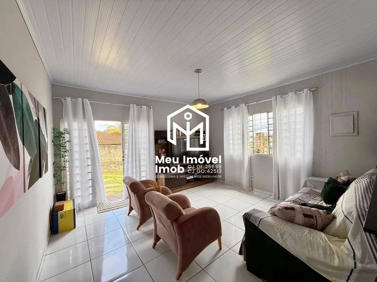 Imagem Casa 2 Quartos 1 Suíte 6 Vagas 95m² Lote 450 Arniqueiras/DF