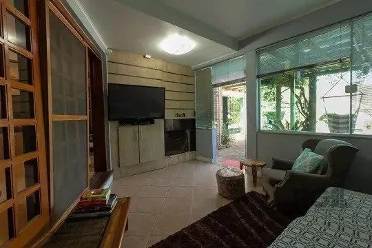 Imagem Casa de 4 dormitórios mobiliada para venda no Bairro Jardim Itu Sabara.