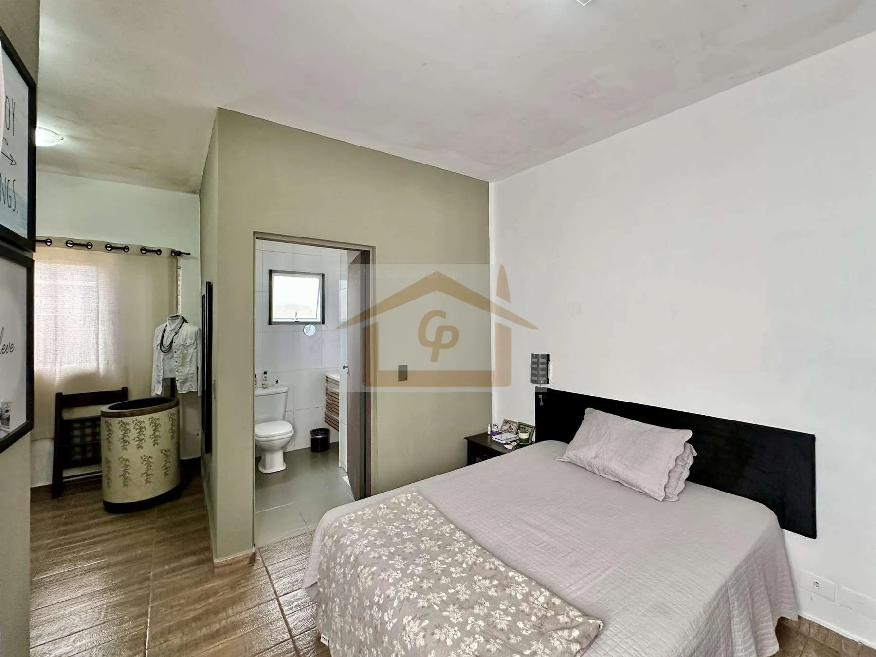 Imagem Casa Térrea, 2 quartos sendo um suíte , condomínio com Clube, 3 vagas