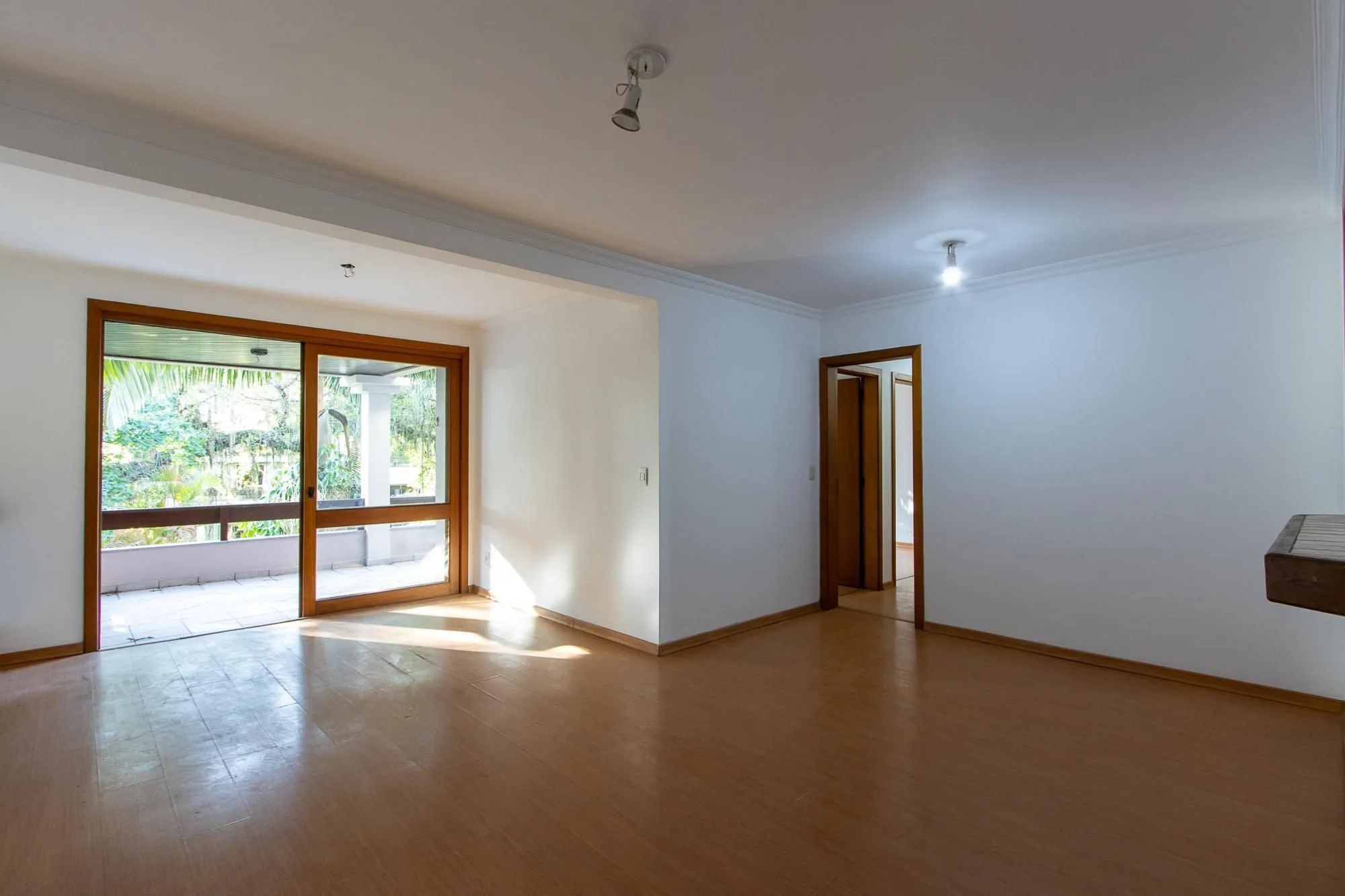 Imagem Apartamento bairro Cavalhada com 03 dormitórios, gabinete e 2 vagas 134,35m2 privativos!