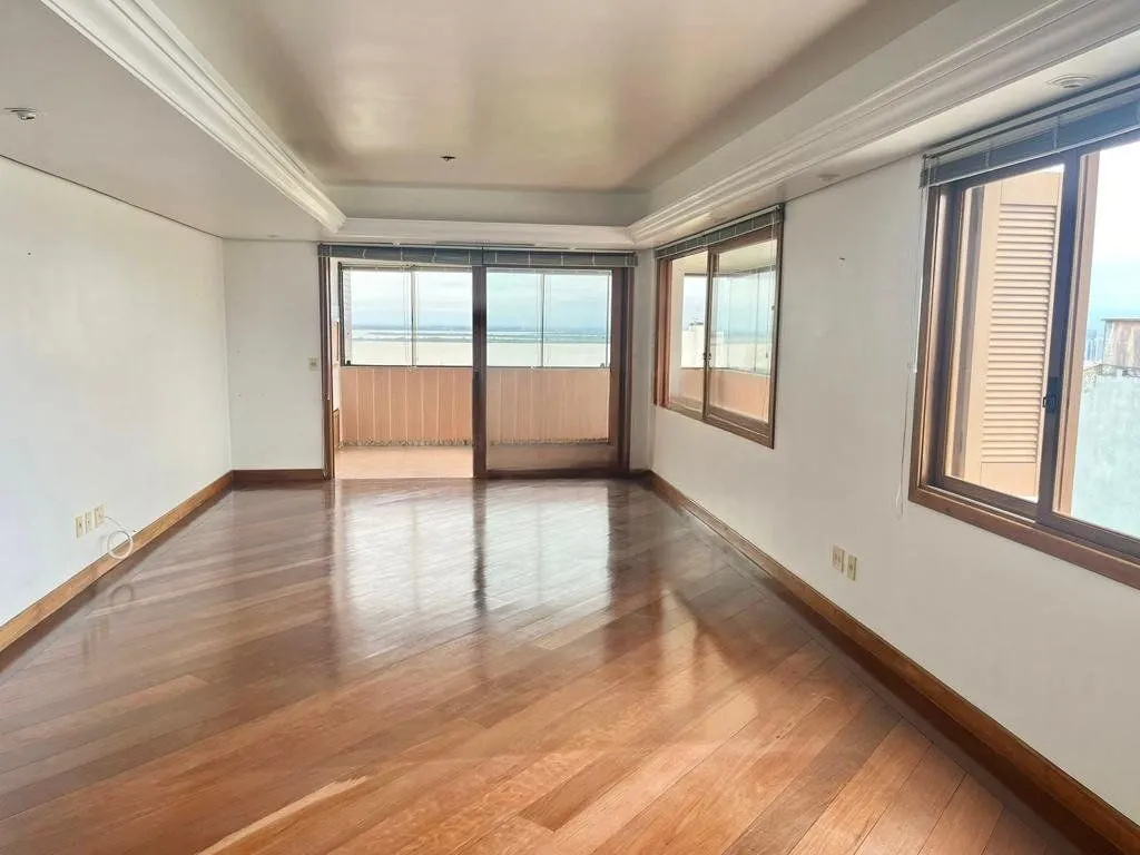Imagem Apartamento de 4 dormitórios e 184m² à venda em Menino Deus, Porto Alegre.