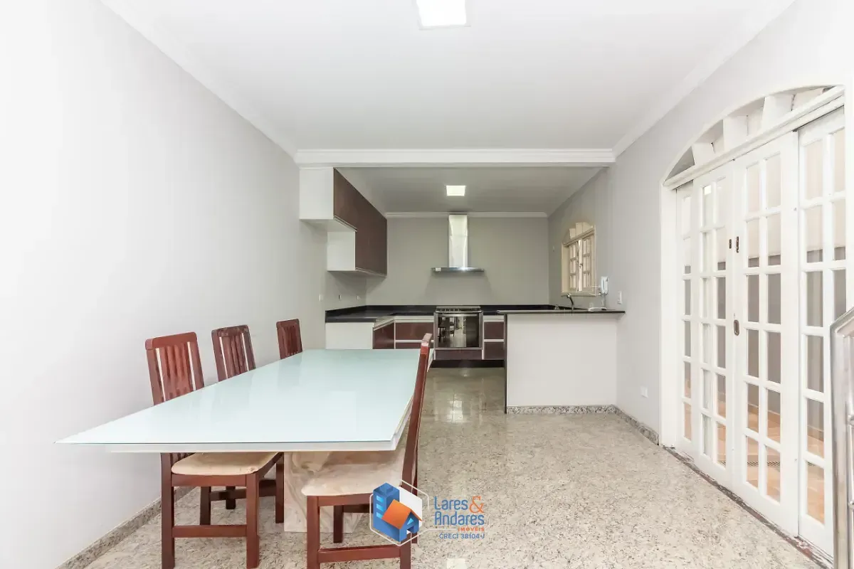 Imagem Sobrado para venda em Jardim Avelino com 3 quartos, sendo 1 suíte, 207m²