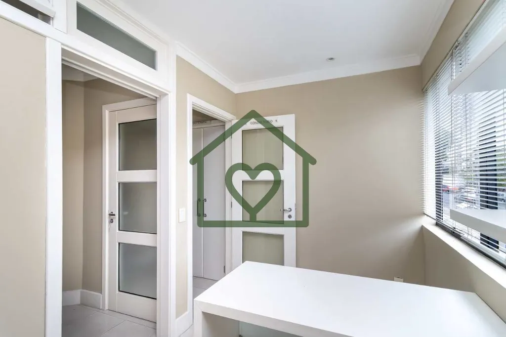 Imagem Vendo com Exclusividade no Bairro Petrópolis. 
 
Está alugada por R$ 1.300,00 
 
Linda sala comerc...