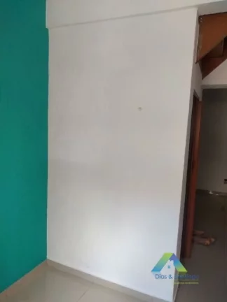 Imagem SANTO ANDRÉ Sobrado 81 M², 2 dormitórios, ótima localização e valor !!