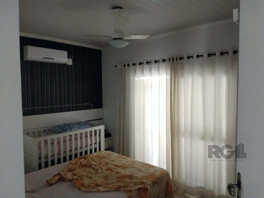 Imagem Casa com 3 dormitórios no bairro Ipanema