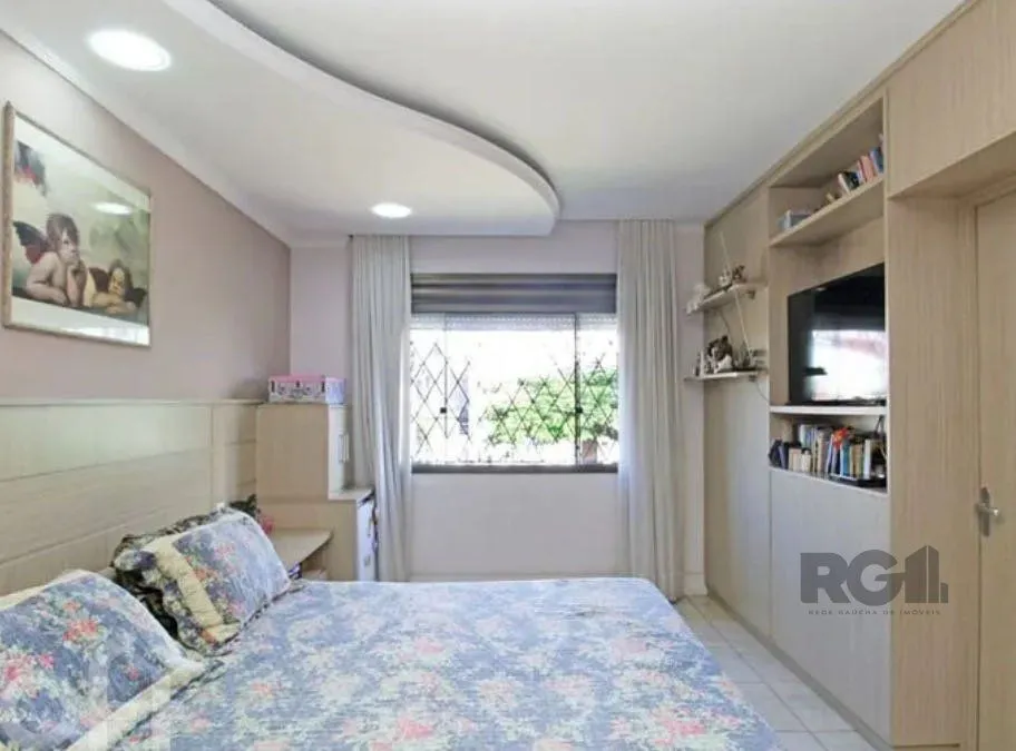 Imagem Casa sobrado no Partenon de 5 dormitórios