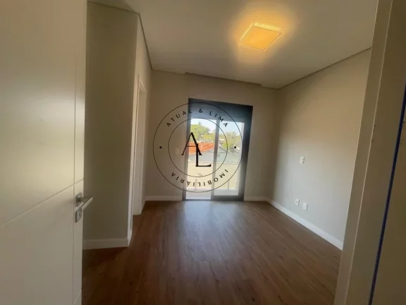 Imagem Casa à Venda com 3 Pavimentos: 3 Dormitórios, Varanda, 2 Cozinhas e 2 Salas