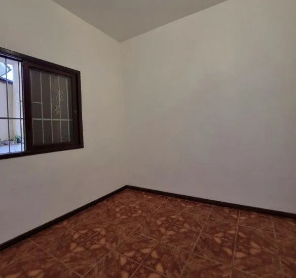 Imagem Casa de 2 dormitórios para venda ,pronta para morar no bairro Santo Antônio em Porto Alegre/RS.