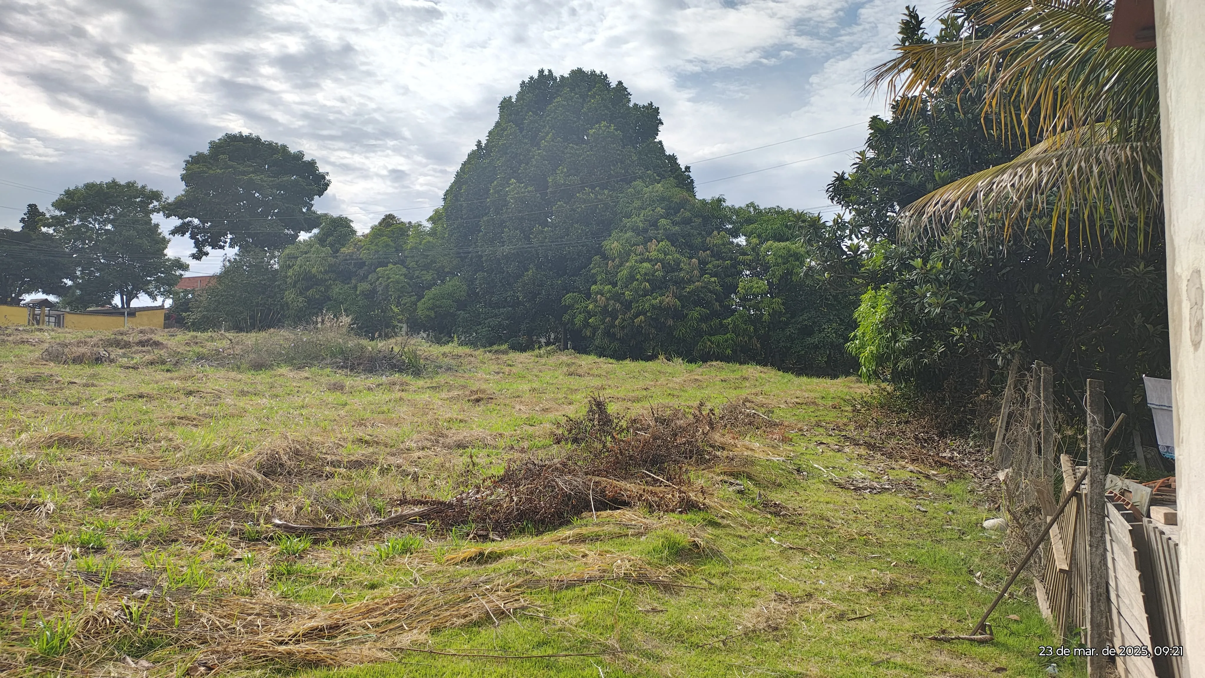 Imagem Terreno para Chácara no Condomínio Arco Íris ? Plano, de Esquina e Ótima Localização