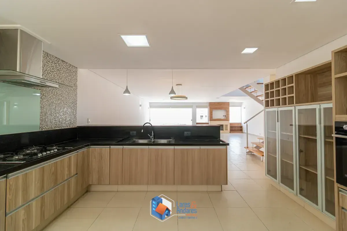 Imagem Casa para venda em Mirandópolis com 4 quartos, sendo 4 suítes, 405m²