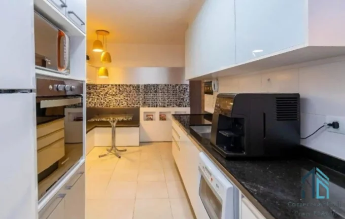 Imagem Apartamento MOBILIADO, 03 quartos c/suíte, 02 vagas no Água Verde em Curitiba PR