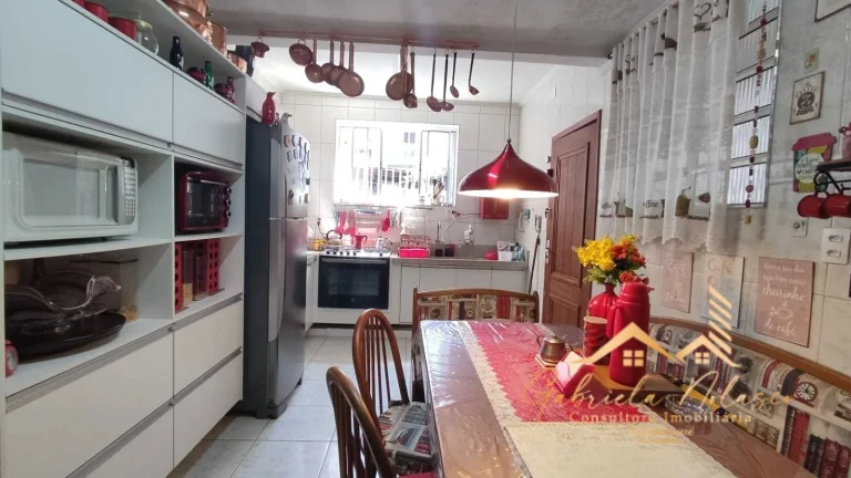 Imagem Sobrado Bairro Embaré com Edícula nos Fundos