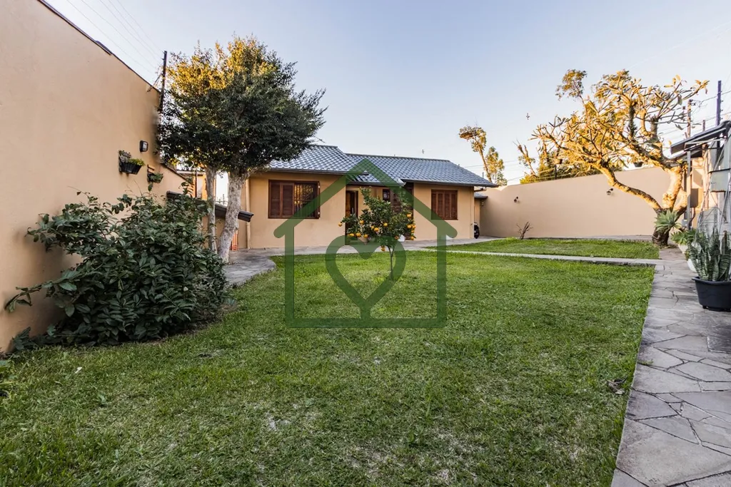Imagem CASA EM CONDOMÍNIO ABERTO DE 271m² COM 3 DORMITÓRIOS (1 SUÍTE MASTER), 3 BANHEIROS, 2 SALAS DE E...