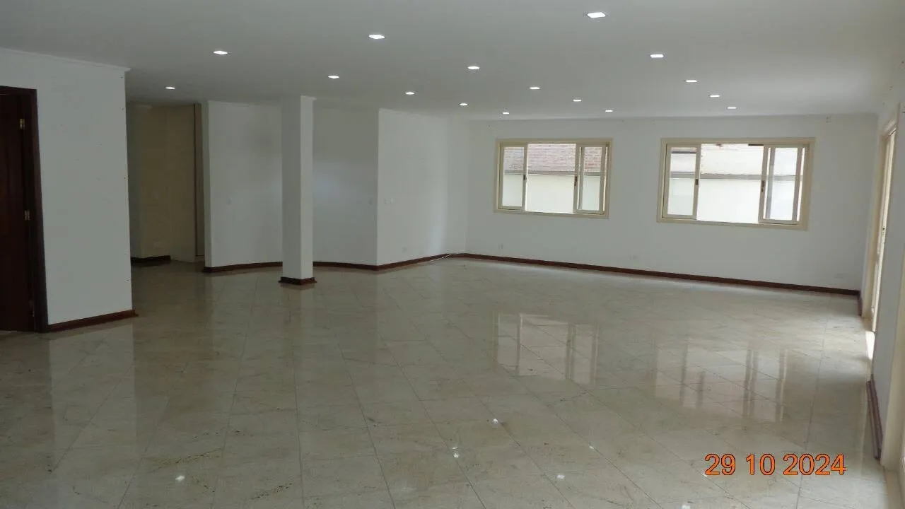 Imagem Casa de Alto Padrão com 4 Suítes em Alphaville, Santana de Parnaíba
