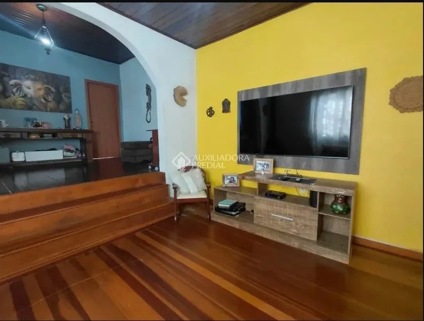 Imagem Casa 3 dormitórios no Bairro Coronel Aparício Borges