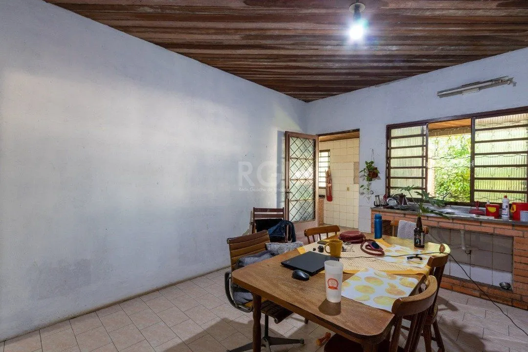 Imagem Casa para Venda - 2200m², 3 dormitórios, Lomba do Pinheiro