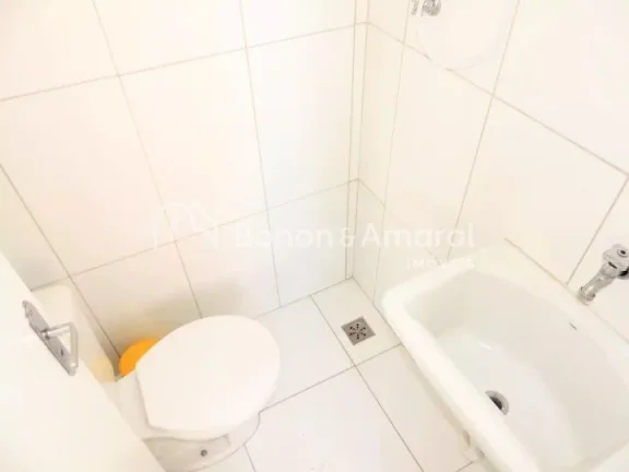 Imagem São 118 m² sendo sala para 2 ambientes amplos e estante, lavabo, cozinha ampla com gabinete e pia ...