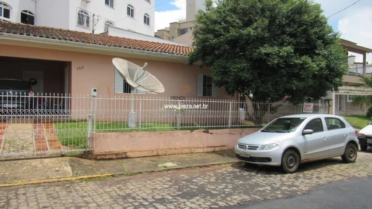 Imagem Casa para Venda em Concórdia, Centro, 4 dormitórios, 2 banheiros