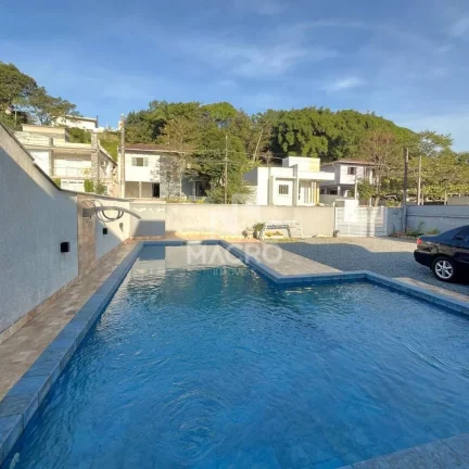 Imagem Sobrado com Piscina | Jaraguá Esquerdo | 3 quartos (1 suíte) | 170m²