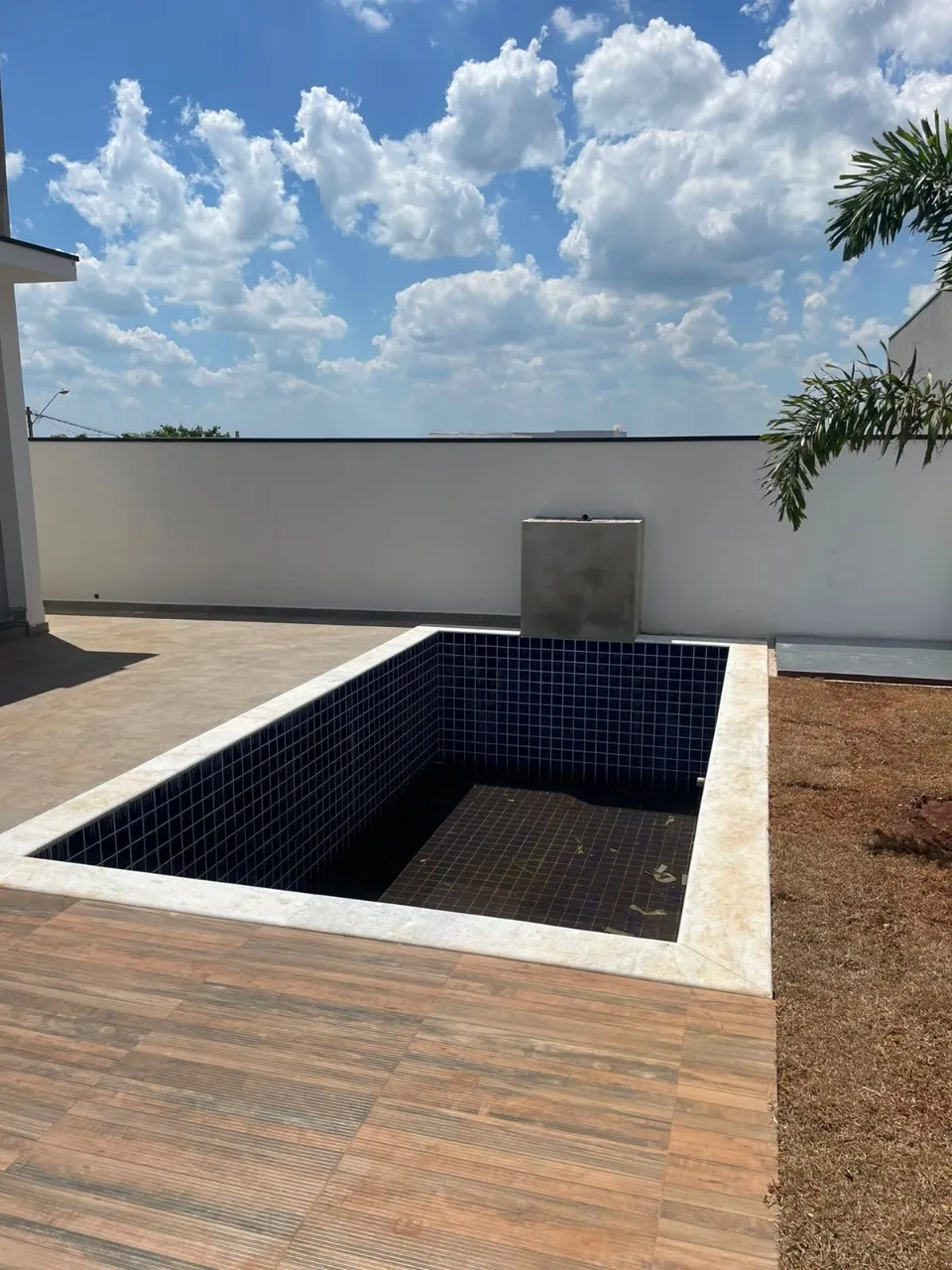 Imagem Espetacular Casa à Venda em Porto Feliz-SP: 3 Quartos, 3 Suítes, 2 Salas, 4 Banheiros e 200m² de Área