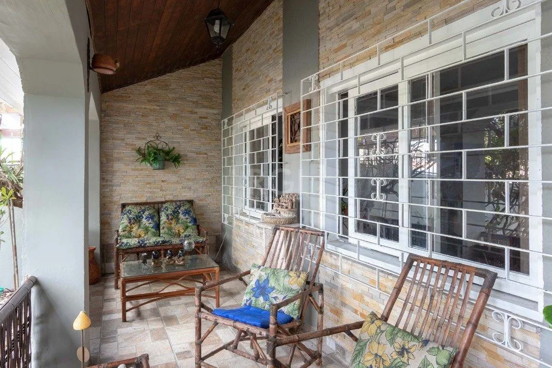 Imagem Casa para Venda com 3 dormitórios, sendo 1 suites e 4 vagas no bairro Ipanema