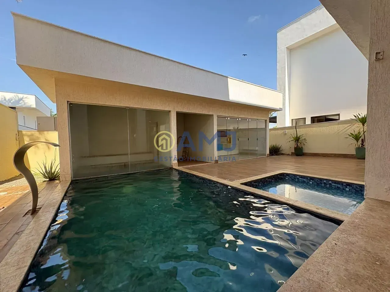 Imagem Sobrado para Locação 5 Quartos, 4 Suites, 2 Vagas, 614M², Jardins Madri, Goiânia - GO | Jardins Madri