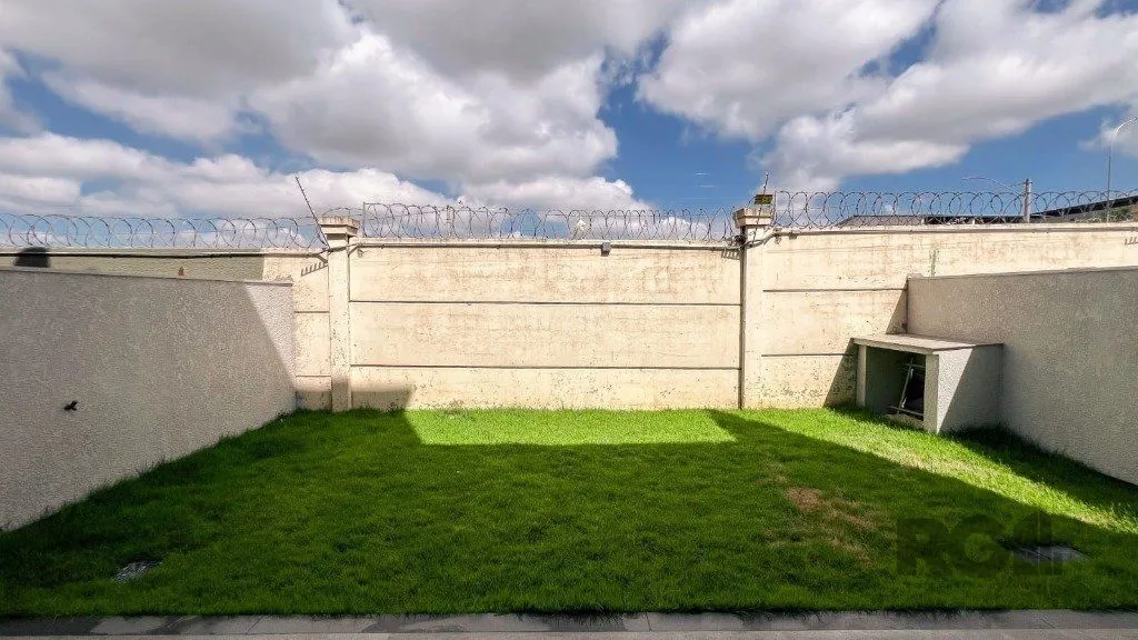 Imagem Casa Condomínio com 3 dormitórios no bairro Central Park em Cachoeirinha