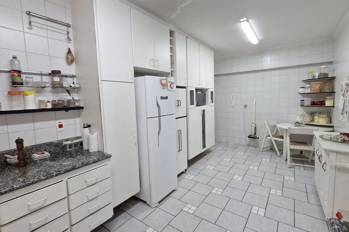 Imagem Apartamento para venda em Vila Andrade com 4 quartos, sendo 2 suítes, 219m2