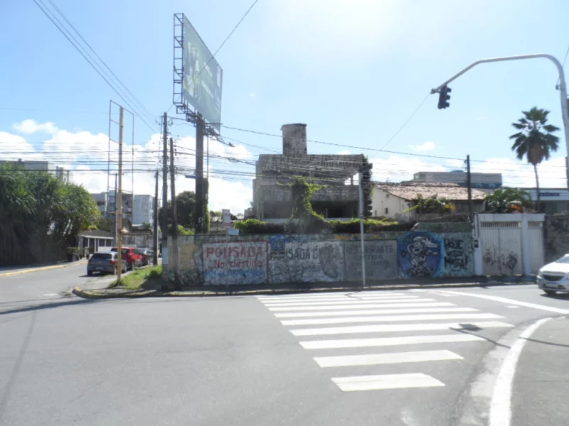 Imagem Terreno de esquina, à venda, Av. Ayrton Senna, em Piedade, Jaboatão dos Guararapes.