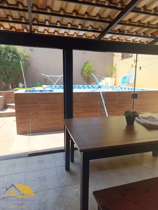 Imagem Vendo Casa em Amparo com Piscina, Área Gourmet e Sauna, aceita permuta.