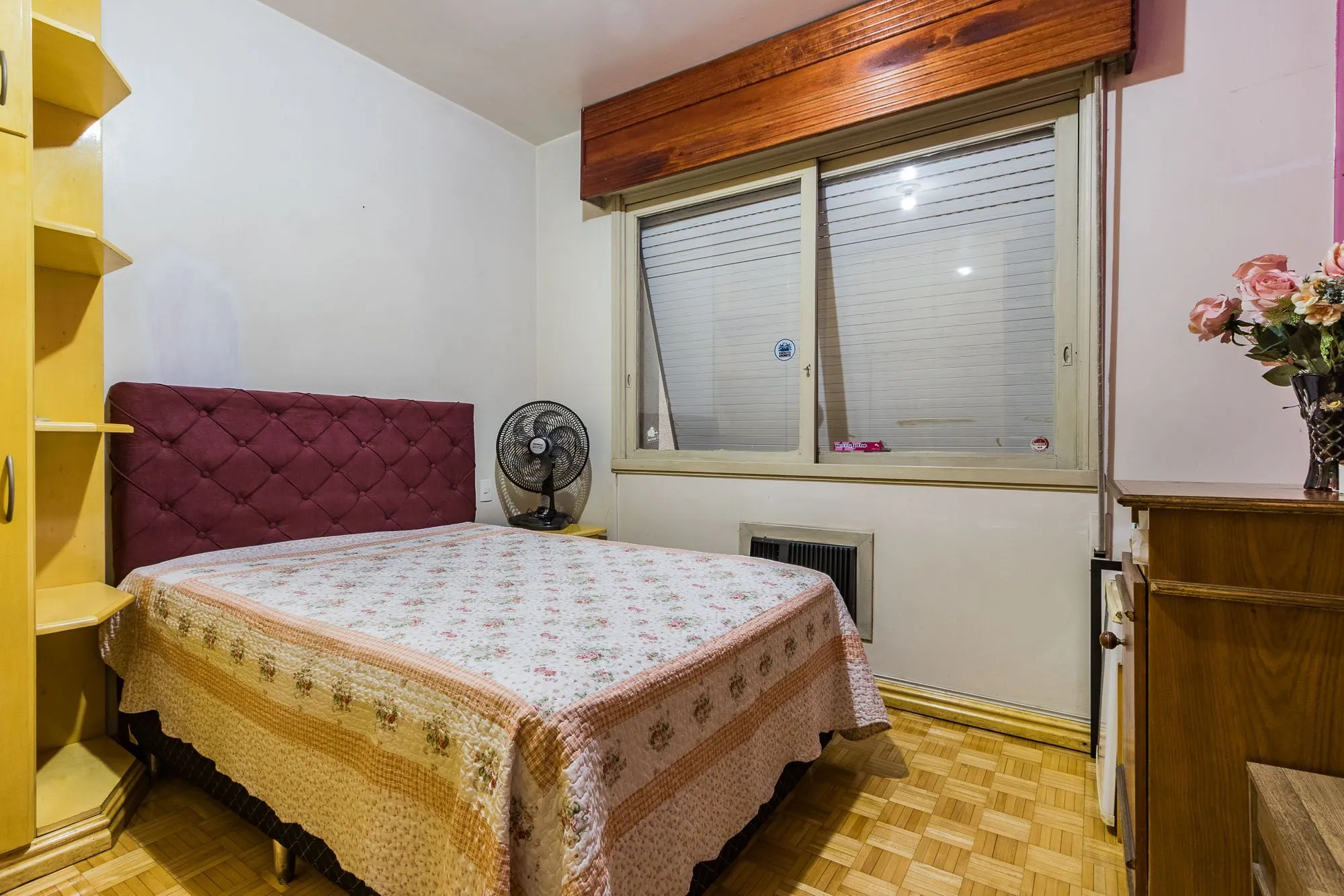 Imagem Apartamento de 3 dormitórios e 133m² à venda em Centro Histórico, Porto Alegre.