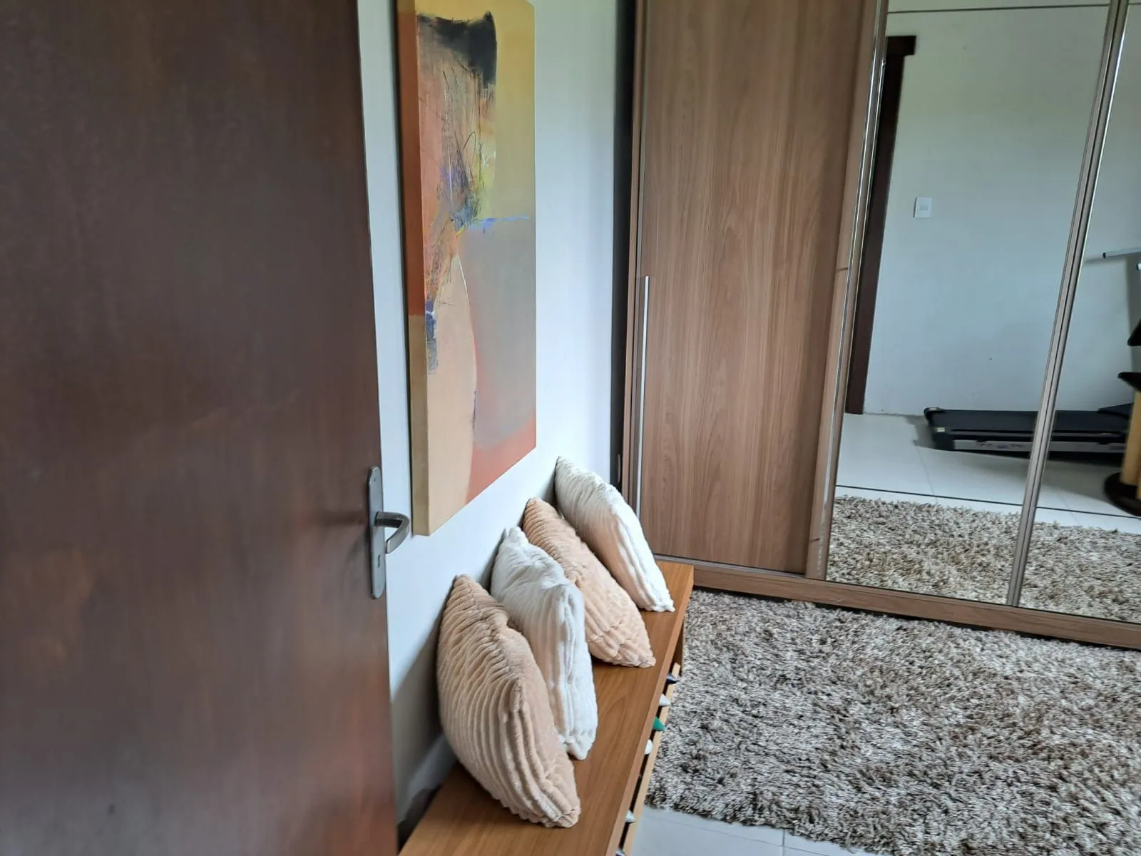 Imagem Casa com 02 quartos (01 suíte), 03 vagas no Bairro Sarandi em Porto Alegre