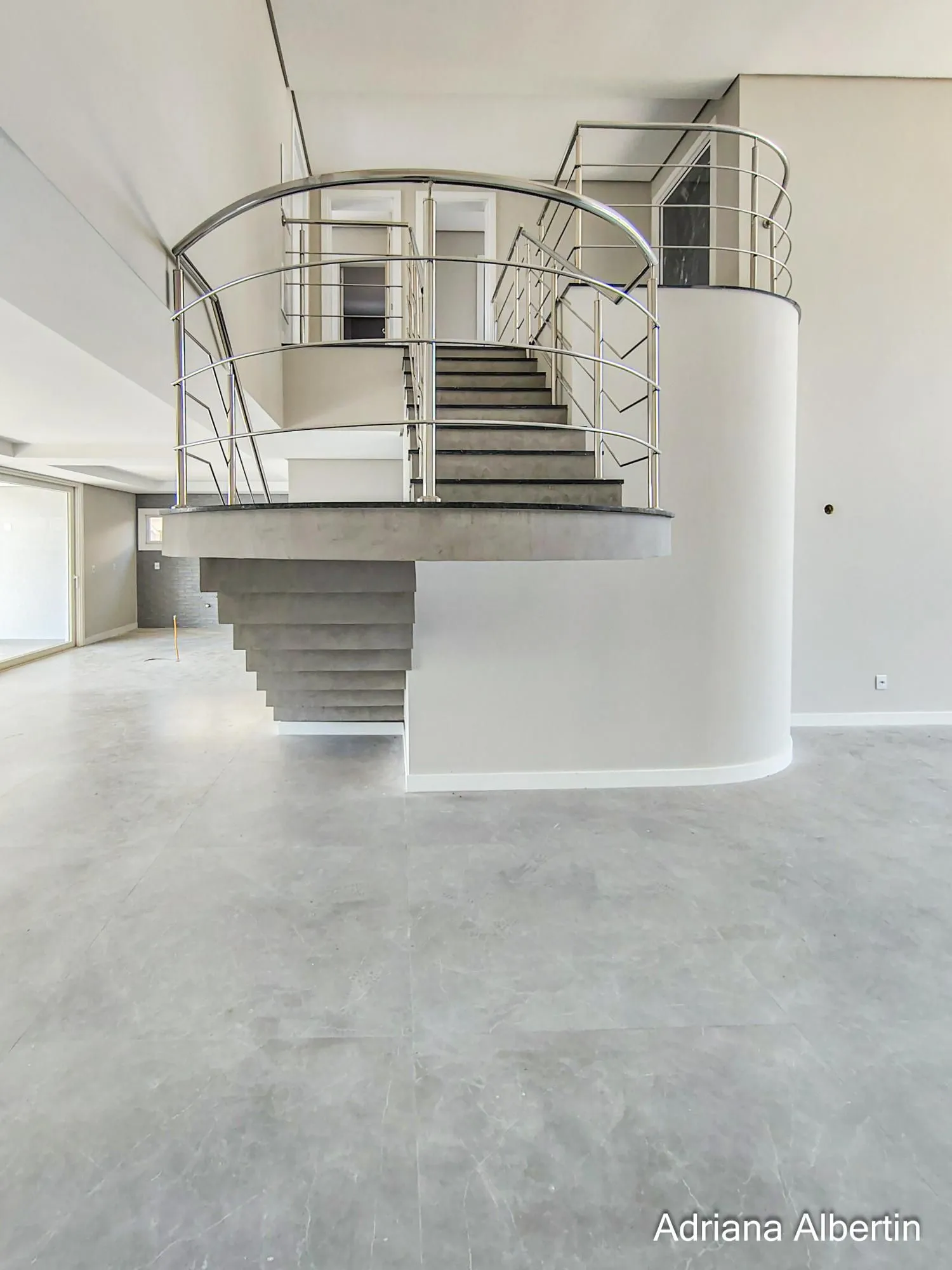 Imagem Casa em Alphaville com 3 suítes e pátio amplo