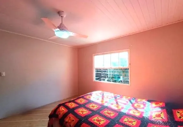 Imagem Casa no bairro Jardim do Salso com 2 dormitórios e 4 vagas