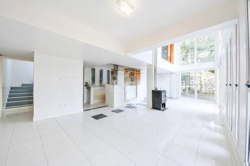 Imagem Casa à venda com 2 quartos, 255m² Rua CORONEL GOMES DE CARVALHO, Sétimo Céu, Porto Alegre