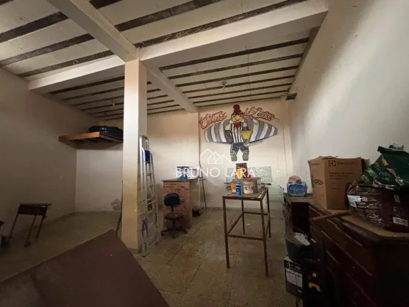 Imagem Casa com ponto comercial à venda no bairro Jardim das Roseiras - Igarapé/MG.
