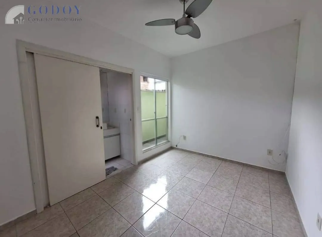 Imagem Casa Aconchegante com 3 Dormitórios e Garagem Coberta!