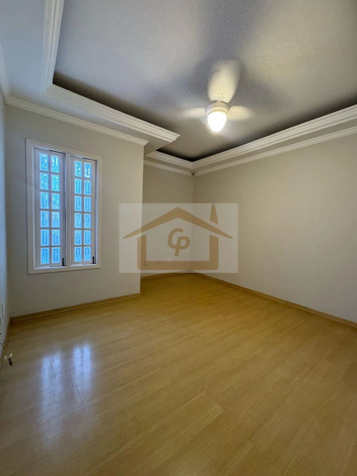 Imagem Residencial silencioso, natureza e próximo ao Templo Budista Zulai! São 4 quartos, 4 vagas