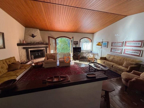 Imagem Casa com 4 dormitórios à venda, 267 m² por R$ 1.500.000,00 - Jd do Embaixador - Campos do Jordão/SP