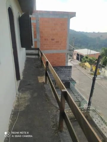 Imagem VENDA DE SOBRADO NO CIDADE NOVA LOUZADA, EM ITAQUAQUECETUBA/SP, 180m² com 3 quartos, 2 suítes, varanda, área gourmet e garagem fechada. CONSULTE-NOS.