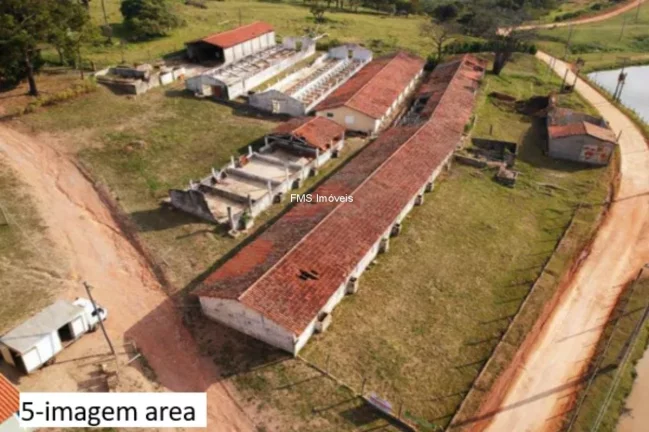 Imagem Oportunidade única: Sítio à venda em Itu-SP, bairro Jardim Paraíso II, com 16.600m² de área!