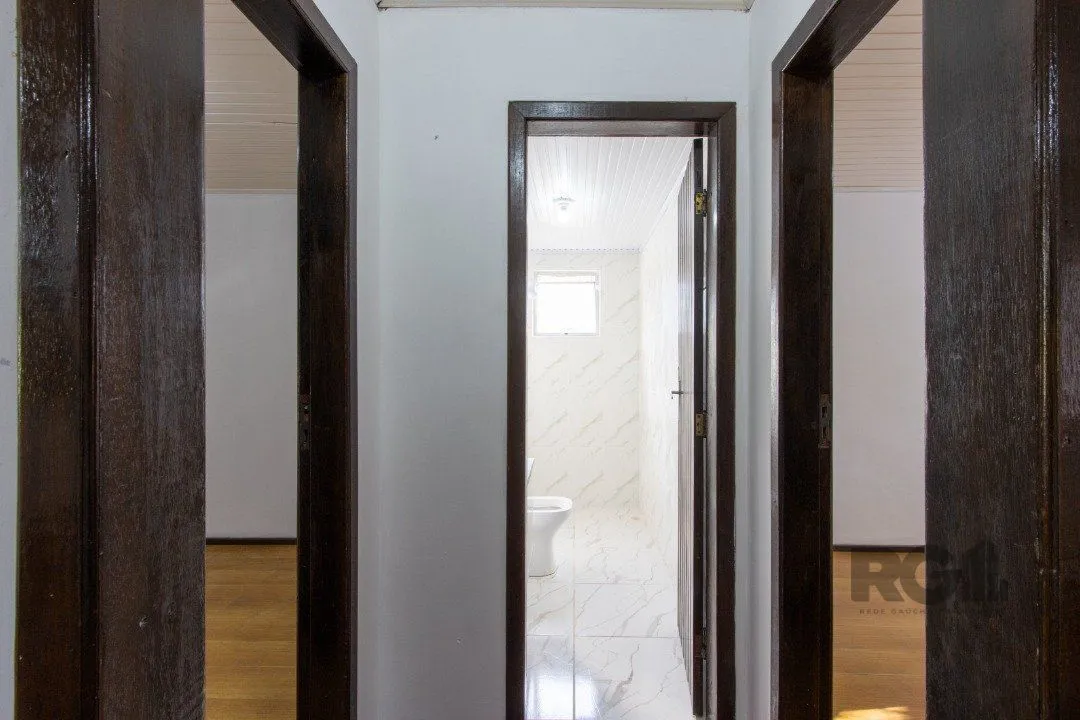 Imagem Casa para Venda - 200m², 3 dormitórios, 2 vagas - Cavalhada