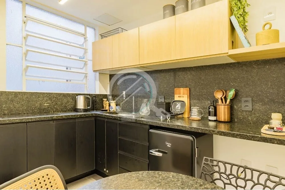 Imagem Conheça este aconchegante apartamento JK à venda no coração do Centro Histórico de Porto Alegre...