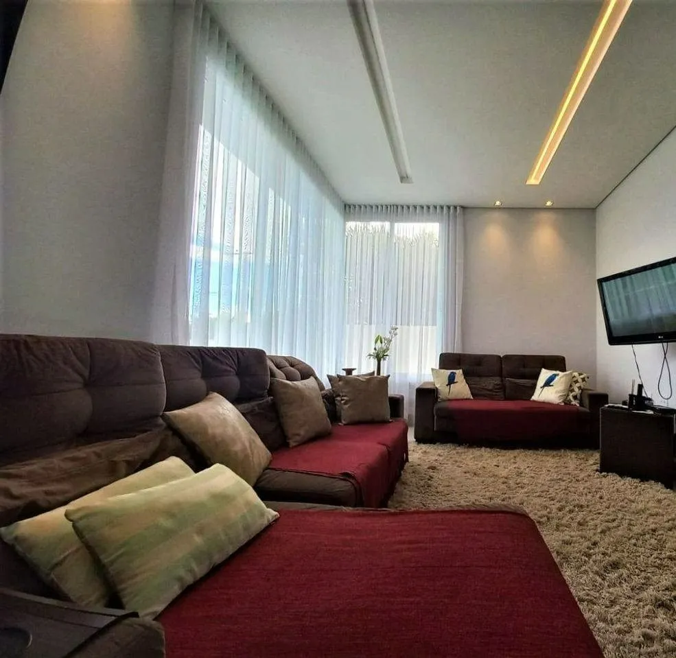 Imagem Casa no Village Castelo Itu de 580m²