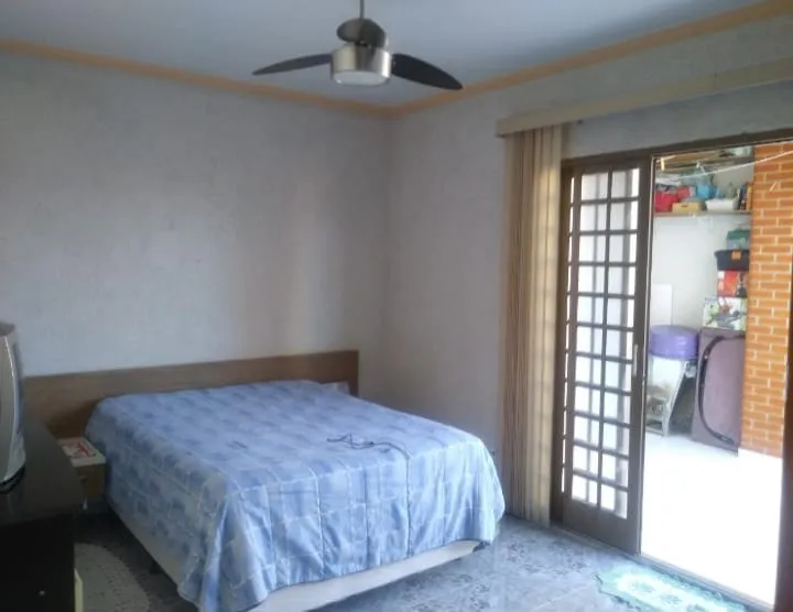 Imagem Casa à venda 4 Quartos, 2 Vagas, 160M², Vila Jaboticabeira, Taubaté - SP